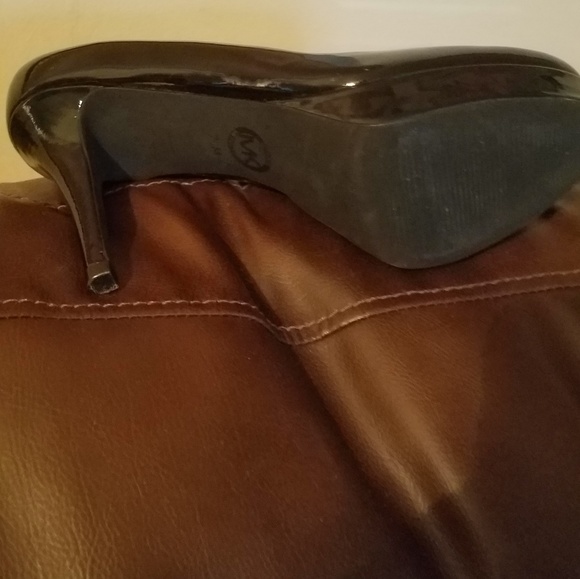 Michael Kors platform heels - Picture 3 of 4